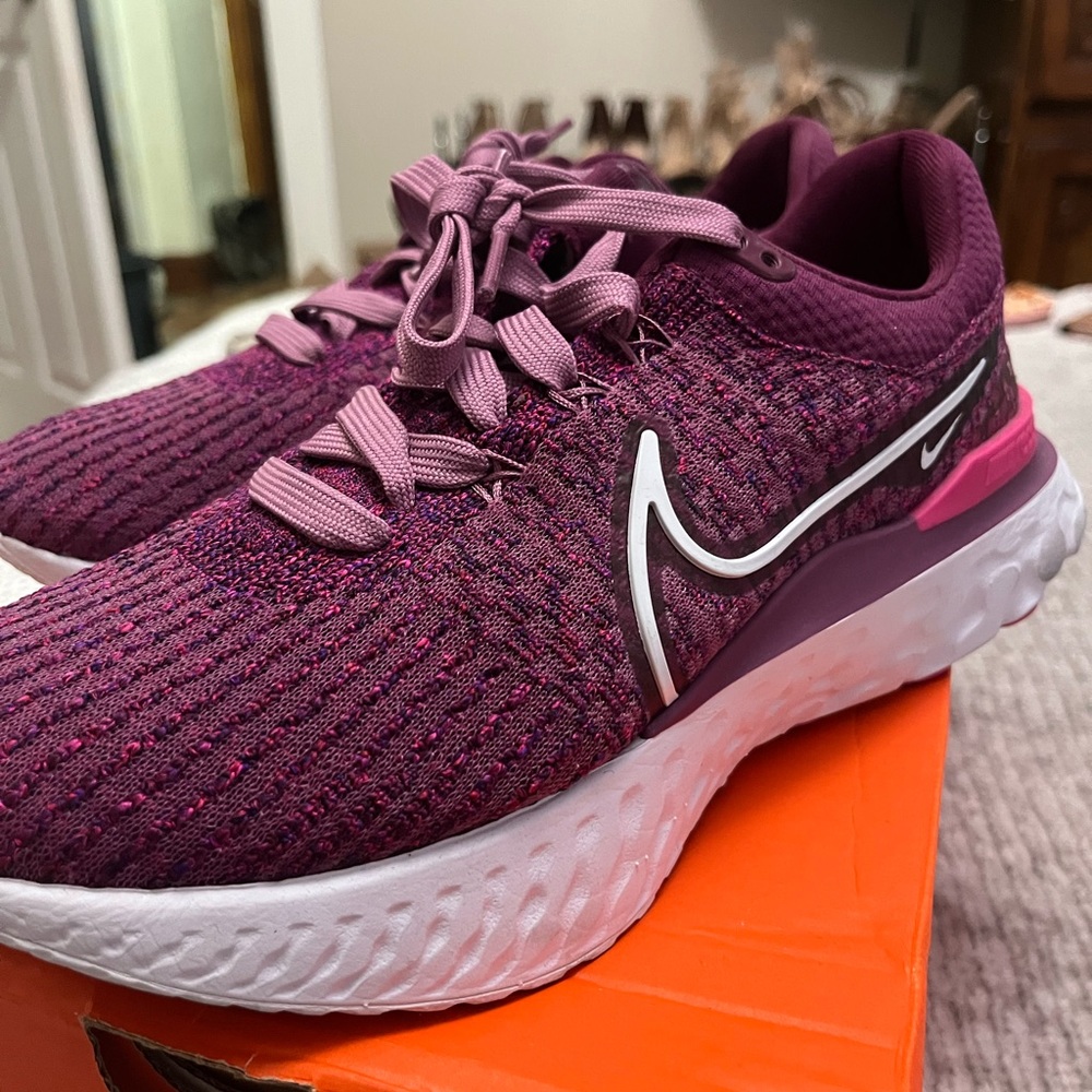 NEW IN BOX- Nike react infinity run fk3